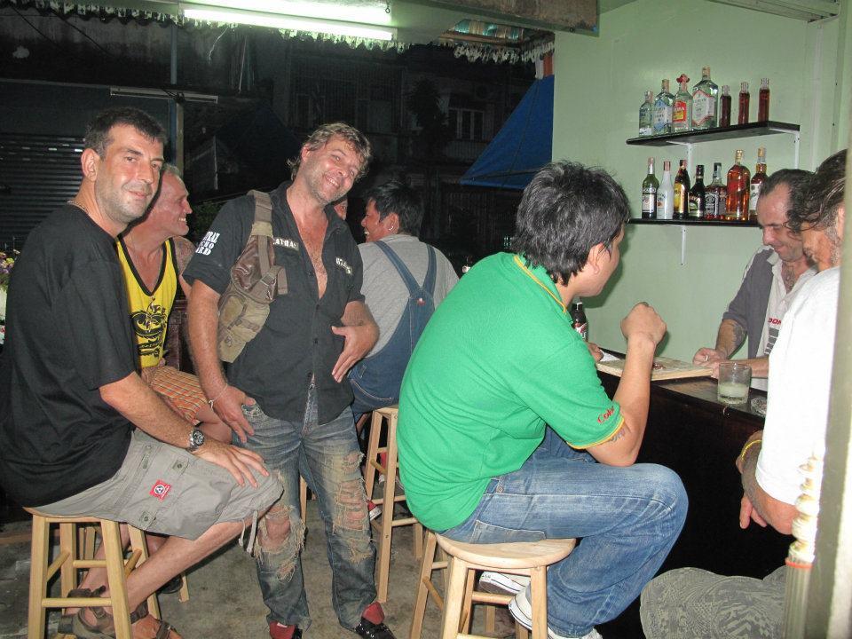 A.T Guesthouse Bangkok Exteriör bild