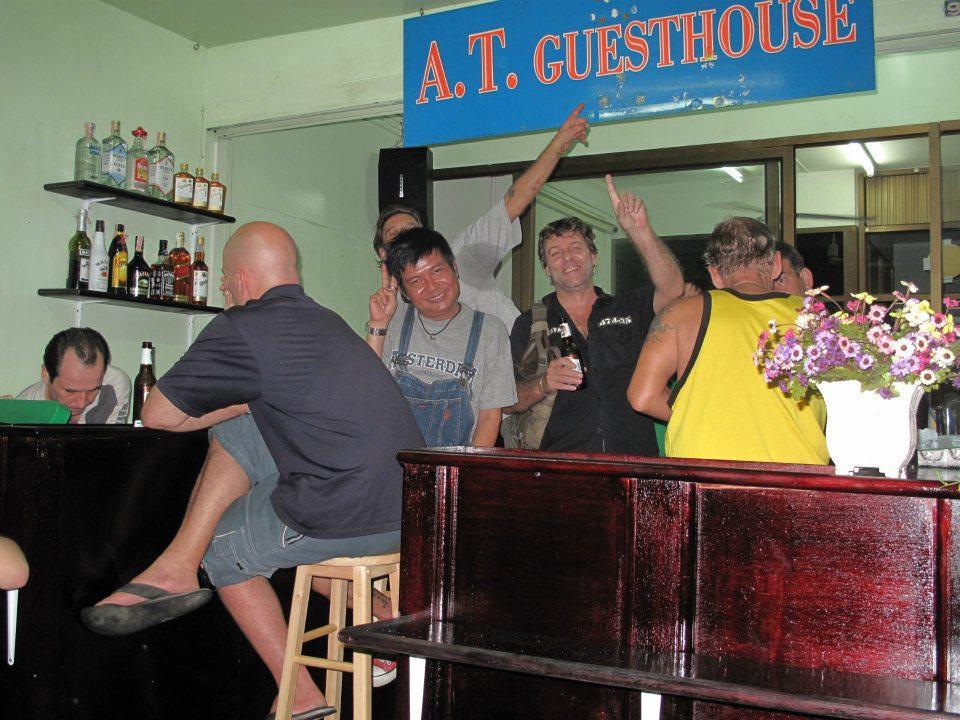 A.T Guesthouse Bangkok Exteriör bild